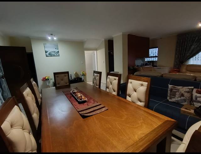 3 BEDROOM HOUSE FOR SALE IN MAGALIESBERG COUNTRY ESTATE